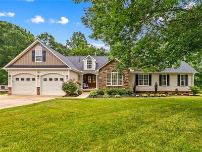 596 Maple Ridge Cir