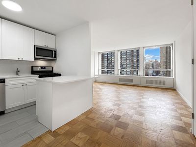 300 E 33rd St APT 21F