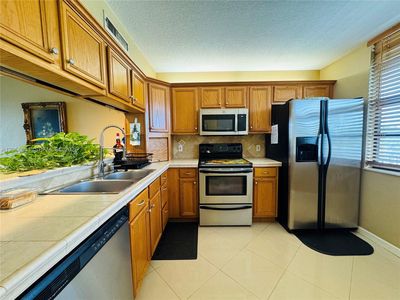 1705 Whitehall Dr APT 401