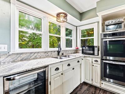 Property at 817 Kenwood Ln E, Maplewood, MN