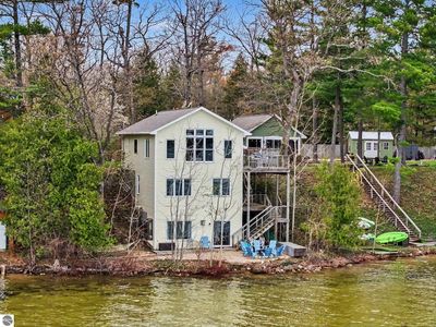 4333 Lake Ave