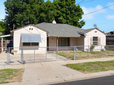 1215 Sampson St