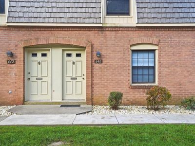 640 Carriage Cir