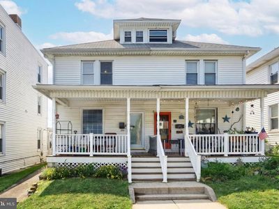 229 W High St