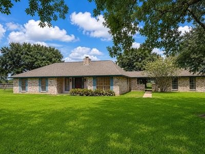 8696 Moravian Dr