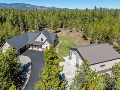 545 Peacock Ln