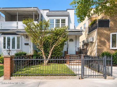 1960 W 9th St