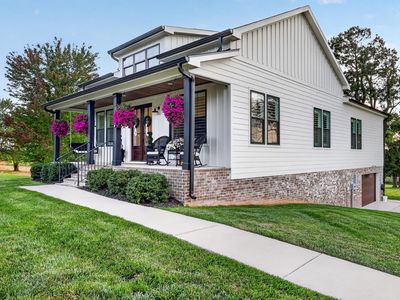 3323 Dobbins Pike