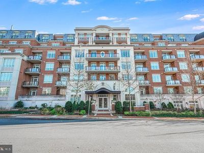 6900 Fleetwood Rd #201