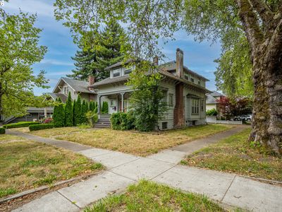 660 NW Van Buren Ave