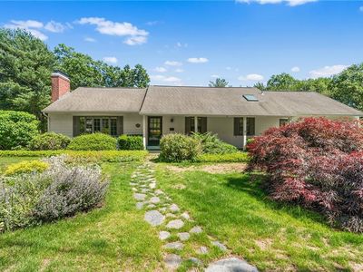 105 Fairfield Dr