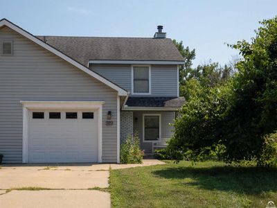 929 Christie Ct
