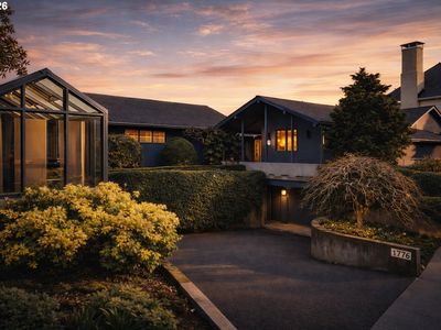 1776 SW Montgomery Dr