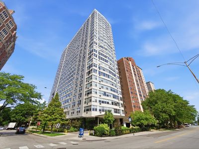 3900 N Lake Shore Dr APT 4B