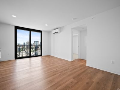 987 Queen St #2503