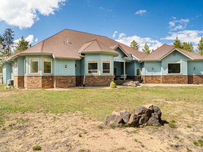 17045 Shawnee Cir