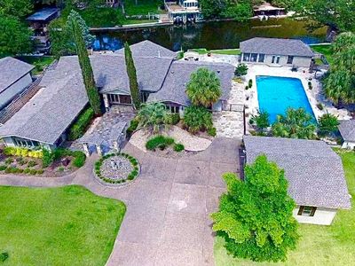 311 Oleander Dr