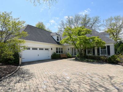 5724 Lawn Dr