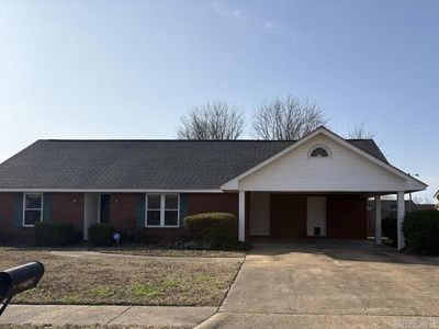 212 E Greenbriar Dr