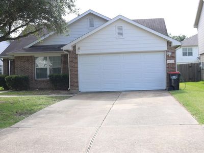 Property at 16526 Eaglewood Shadows Dr, Sugar Land, TX