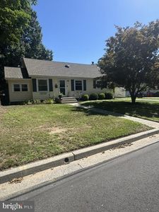 381 Ives Ave