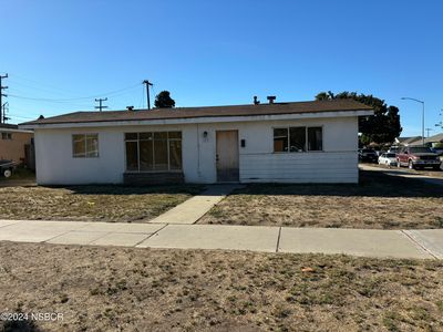 327 S Western Ave