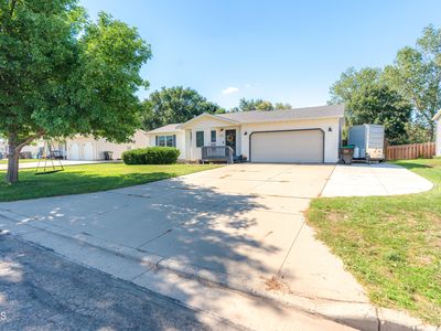 82 Weir Dr