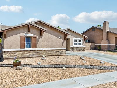 988 Roxanne Dr