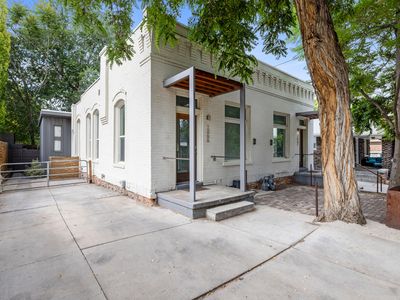 1066 E Markea Ave