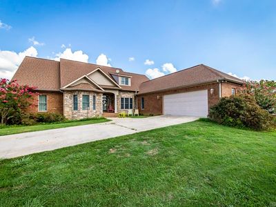 Property at 5750 Greers Ferry Rd, Greers Ferry, AR