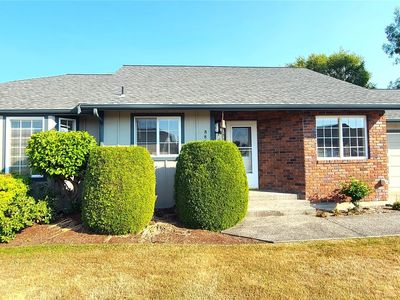 886 N Oxford Way #A