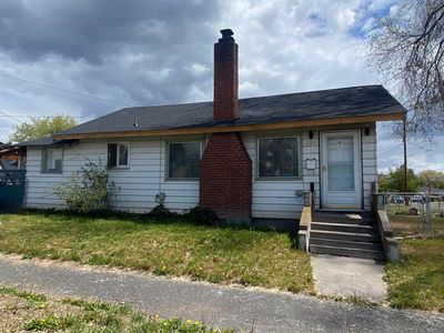 825 Martin St