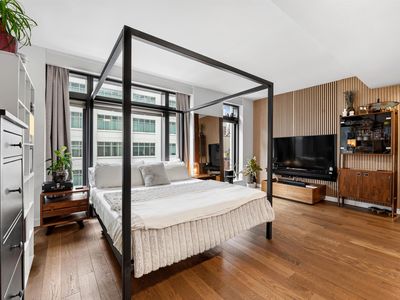 99 Hudson St #402