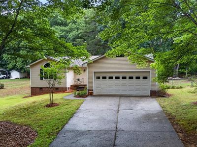 2387 Woodridge Dr