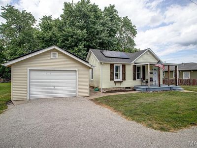 709 1st St