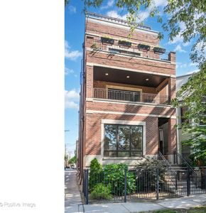 2745 N Greenview Ave #1