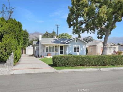 3837 Mountain View Ave