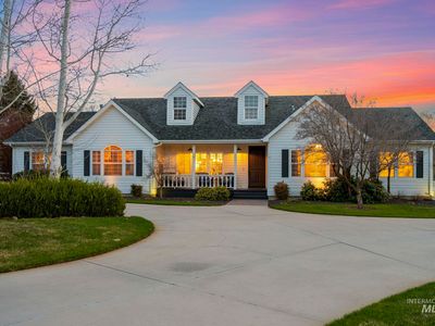 2525 N Equestrian Pl