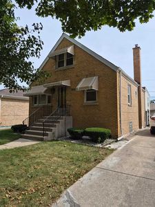3423 N Odell Ave