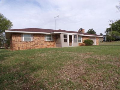 535 N Salyer Ave