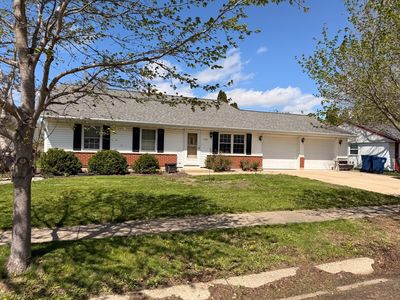 1134 E Main St