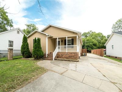 1021 Asheboro St
