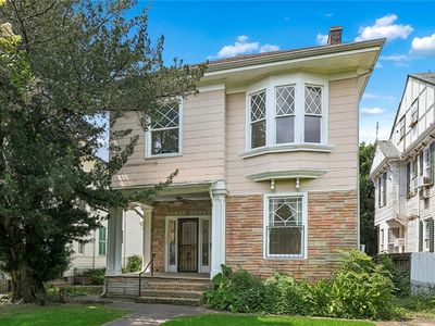 1226 Saint Mary St