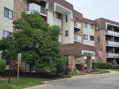 3300 Carriage Way Dr #105