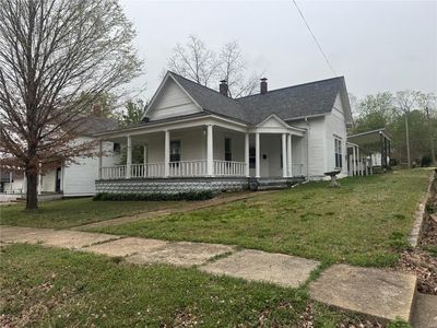 603 N Grand Ave