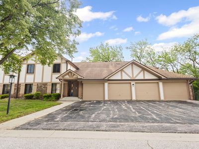 913 Knottingham Dr APT 2A