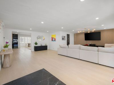 5315 Yarmouth Ave Unit 104