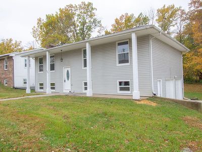 1909 Newton Dr