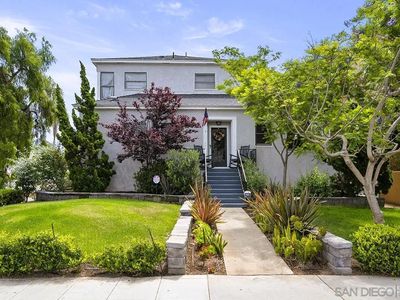 1106 4th St APT 4