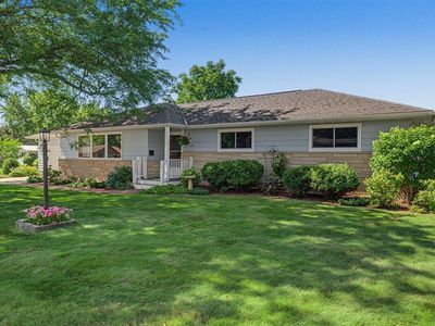 300 Sherry LANE